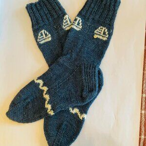 KNITTED SOCKS FOR MEN, DARK BLUE NAUTICAL, MACHINE WASHABLE, NWOT